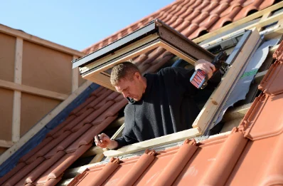 Pose de fenêtres de toit Velux à Planfoy